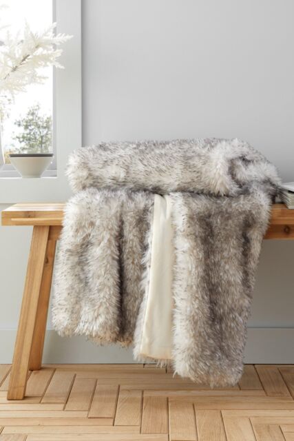 Catherine Lansfield 'Arctic Fox' Cosy Faux Fur Blanket Throw in Grey - Size: 130 cm x 170 cm - image 1