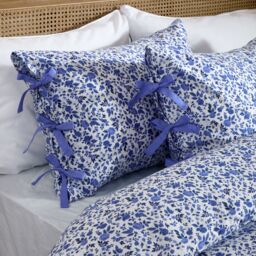 Wylder Hannah Floral 100% Cotton Duvet Cover Set in Blue - Size: Super King - thumbnail 2
