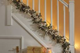 Marco Paul 180cm Artificial Christmas Garland with Berries in Green
