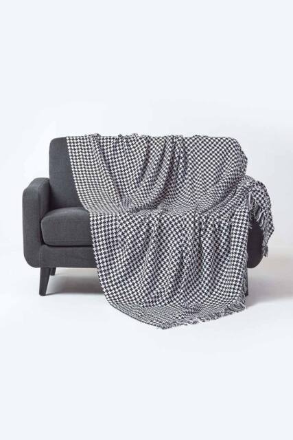 Homescapes Houndstooth 100% Cotton Bedspread Throw in Black - Size: 225 cm x 255 cm - image 1