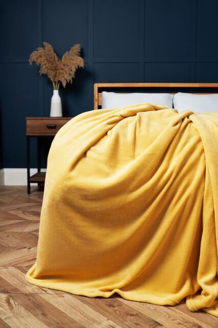 BHS Microfleece Throw in Yellow - Size: 180 cm x 250 cm - image 1