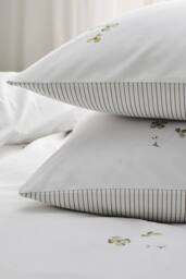 CHRISTY 'Clover' Romantic Floral Cotton Percale Standard Pillowcase Pair in White - thumbnail 3