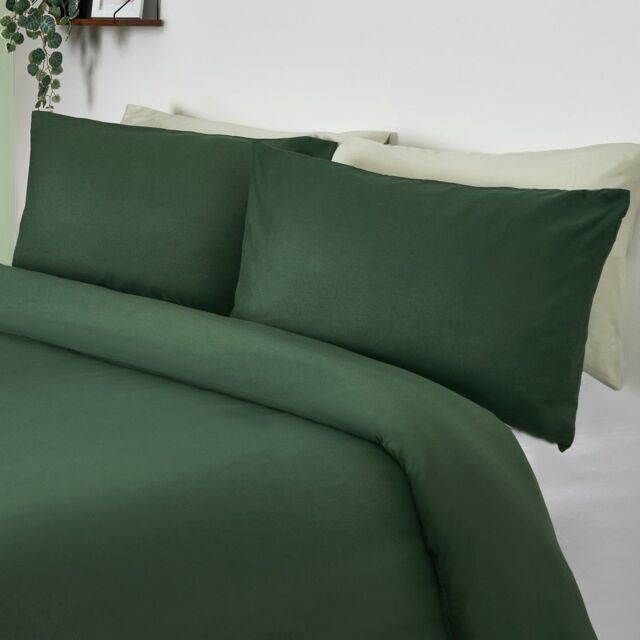 OHS 2 Pack Soft Microfibre Wrinkle Resistant Housewife Pillowcases in Dark Green - Size: Standard Pillow Case - image 1