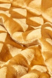 Homescapes Geometric Triangle Velvet Throw in Mustard - Size: 160 cm x 200 cm - thumbnail 4