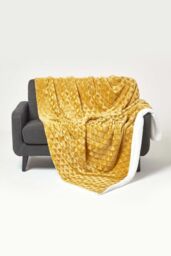 Homescapes Geometric Triangle Velvet Throw in Mustard - Size: 160 cm x 200 cm