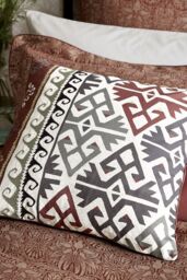 Morris & Co 'Crown Imperial' Cushion 50X50cm in Red - Size: 50X50 cm - thumbnail 2