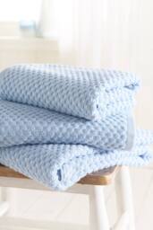 Dreams & Drapes 'Popcorn Check' Jacquard Towel in Blue - thumbnail 3