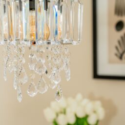 ValueLights Mabel Clear Acrylic Drum Ceiling Pendant Droplet Light Lamp Shade in Silver - thumbnail 4