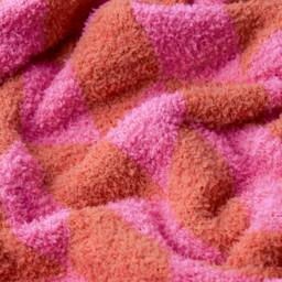 Furn Olsen Geometric Throw in Fuchsia - Size: 130 cm x 180 cm - thumbnail 3