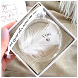 Amaya Rose Ltd White Feather Personalised Christmas Decoration. Gift Boxed Bauble in Clear - thumbnail 1