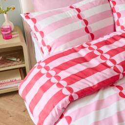 Duvet Day Lottie Reversible Soft Touch Duvet Cover Set in Pink - Size: Single - thumbnail 3