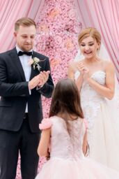Neel Blue Artificial Flower Wall Panel Decorative Wedding Photography Backdrop in Pale Pink - thumbnail 6