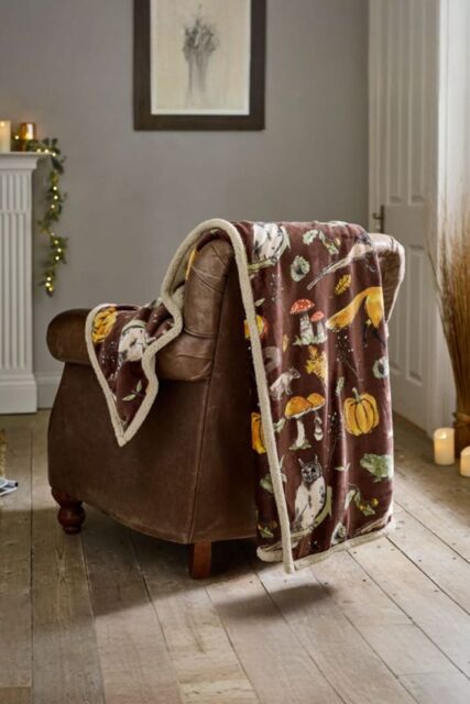 Deyongs Luxury Soft Cosy Warm Fleece Sherpa Large Throw Autumn Animals Woodland Squirrel & Hedgehog 130x170cm - 1846 in Brown - Size: 130 cm x 170 cm - image 1
