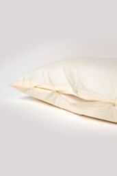 Homescapes Egyptian Cotton V Shaped Pillowcase 200 TC in Cream - thumbnail 4