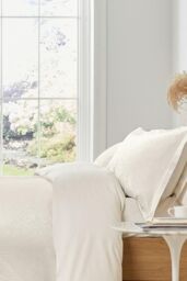 Murmur 'Meadow' Cotton Sateen Oxford Pillowcase in Ivory - thumbnail 2