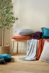 Catherine Lansfield 'Velvet & Faux Fur' Throw in Silver - Size: 150 cm x 200 cm - thumbnail 4