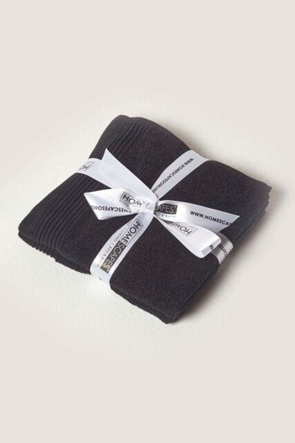 Homescapes Combed Egyptian Cotton Set of 2 Face Cloths 700 GSM in Black - image 1