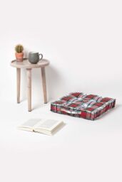 Homescapes Cotton Macduff Tartan Floor Cushion in Red - Size: 50 cm x 50 cm - thumbnail 2