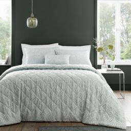 Portfolio Home Montpellier Paisley Jacquard Quilted Throw Blanket 200 x 230cm in Green - Size: 200 cm x 230 cm - thumbnail 1