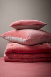 CHRISTY Luxury Quilted Velvet 'Jaipur' Throw in Dark Pink - Size: 140 cm x 200 cm - thumbnail 4