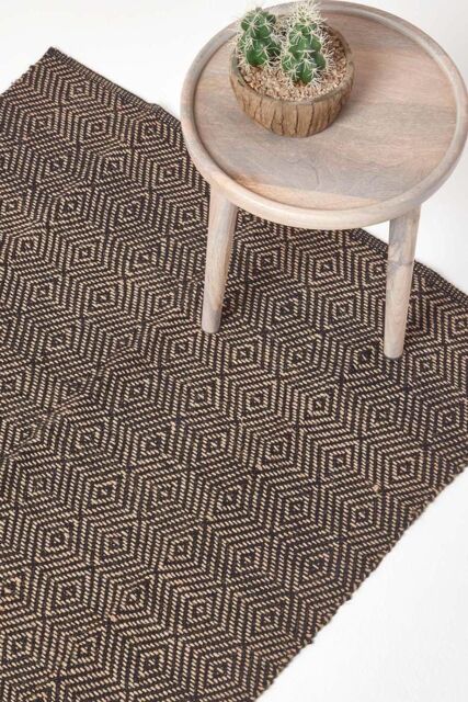 Homescapes Hand Woven Geometric Jute Rug in Black - Size: 120 cm x 180 cm - image 1
