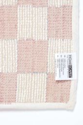Homescapes Check 100% Cotton Non Slip Bath Mat in Pink - thumbnail 5