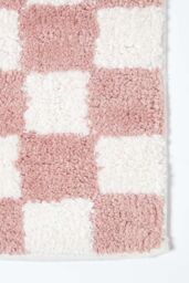 Homescapes Check 100% Cotton Non Slip Bath Mat in Pink - thumbnail 2