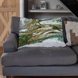 Benjamin Tate Design Green & Gold Marble Blanket in Natural - Size: 120 cm x 150 cm - thumbnail 2