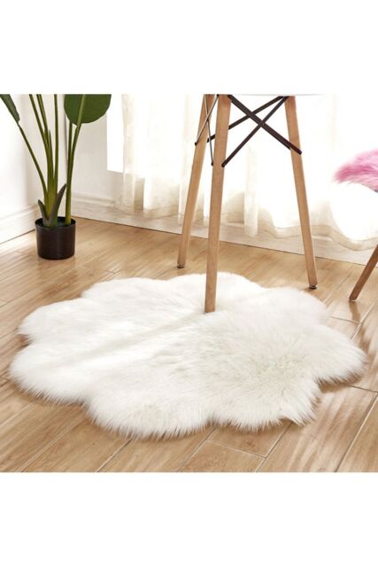 Living and Home 90CM Flower Shaped Super Soft Shaggy Area Rug in White - Size: 90 cm diameter - image 1