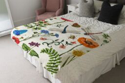 Benjamin Tate Design Flowers & Insects Blanket in Natural - Size: 120 cm x 150 cm - thumbnail 3