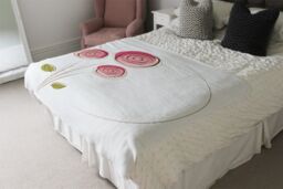 Benjamin Tate Design Rose Drawing Blanket in Natural - Size: 120 cm x 150 cm - thumbnail 3