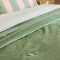 Wylder Edie 100% Cotton Velvet Bedspread in Green - thumbnail 2