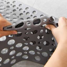 KORVIXA Non Slip Bath Mat Extra Large Shower Mat Bathtub in Grey - thumbnail 5