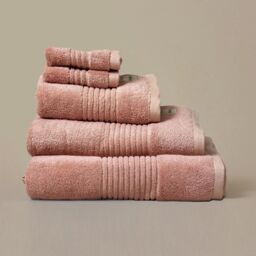 Misona Ultra Soft Bamboo Bath Towel in Pale Pink - thumbnail 1