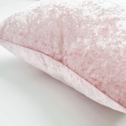 OHS Luxury Crushed Velvet Set of 4 Cushion Covers Plain in Baby Pink - thumbnail 4