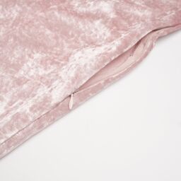 OHS Luxury Crushed Velvet Set of 4 Cushion Covers Plain in Baby Pink - thumbnail 5