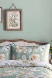 Appletree 'Eleanor' 200 Thread Count Pure Cotton Duvet Cover Set in Green - Size: Single - thumbnail 3