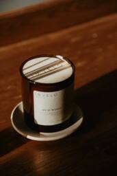 Imvelo Candle Co Signature Candle - Oud Wood + Vanilla in Amber - thumbnail 2