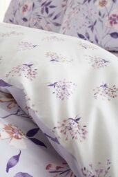 Catherine Lansfield Isadora Floral Reversible Duvet Cover Set in Lilac - Size: King - thumbnail 4