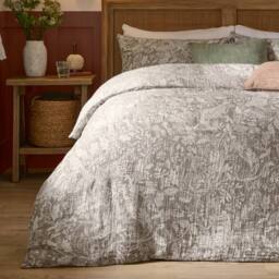 Voyage Maison Cademuir Reversible 100% Cotton Duvet Cover Set in Medium Beige - Size: Super King - thumbnail 3