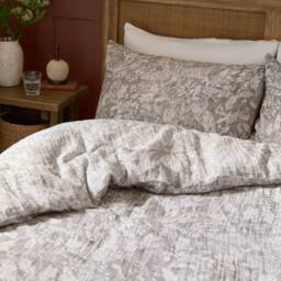 Voyage Maison Cademuir Reversible 100% Cotton Duvet Cover Set in Medium Beige - Size: Super King - thumbnail 2