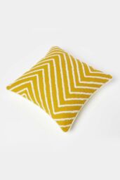 Homescapes Mustard Yellow Tufted Cotton Cushion - Size: 45 cm x 45 cm - thumbnail 5
