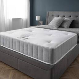 Cheshire Oakham Capsule 2000 Pocket Sprung Box Top Mattress 135cm Double in White - Size: Small Single - thumbnail 2
