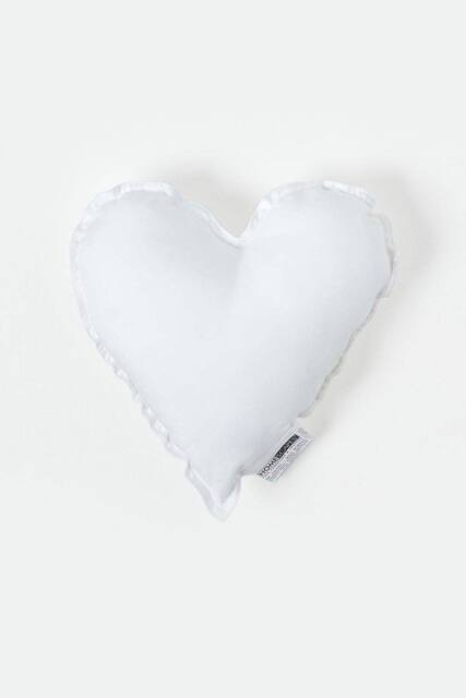 Homescapes Super Microfibre Heart Shaped Cushion Pad - Cushion Filler & Inserts in White - Size: 45 cm x 45 cm - image 1