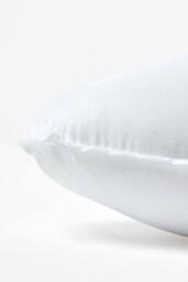 Homescapes Super Microfibre Heart Shaped Cushion Pad - Cushion Filler & Inserts in White - Size: 45 cm x 45 cm - thumbnail 3