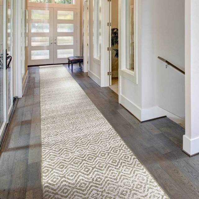 runrug Carpet Runner Rug - Indoor/Outdoor, Reversible, 2mm - 'Sauvignon' in Cream - Size: 70 cm x 420 cm - image 1