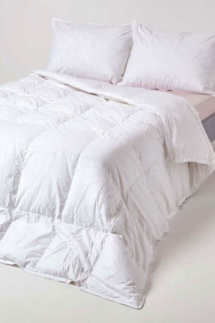 Homescapes Premium White Goose Down 4.5 Tog Summer Duvet - Size: Single - image 1