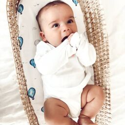 Minky Myles Baby Fitted Moses Basket Sheet. Cotton Hot Air Balloon Nursery Sheet. Crease. Baby Bedding Crib Sheets in White - thumbnail 4