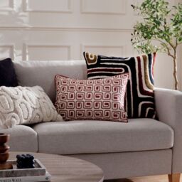 HOEM Fosse Abstract Dyed Yarn Cushion in Cream - Size: 30 cm x 50 cm - thumbnail 6
