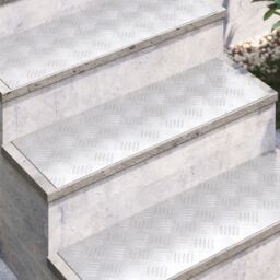 Berkfield Home Aluminium Checker Plates 2 pcs Anti-Slip 75x25 cm in Silver - Size: Medium - thumbnail 2